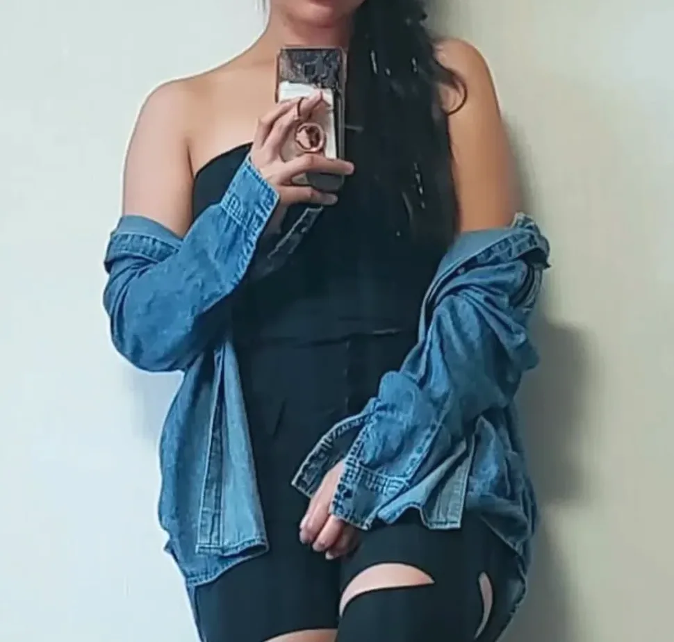 Azzurra, 28 anni